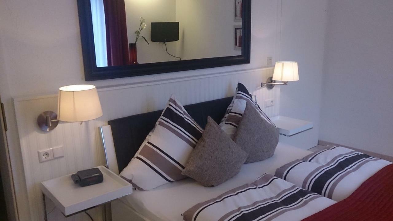פרוידנשטאדט Hotel Restaurant Kniebishoehe מראה חיצוני תמונה